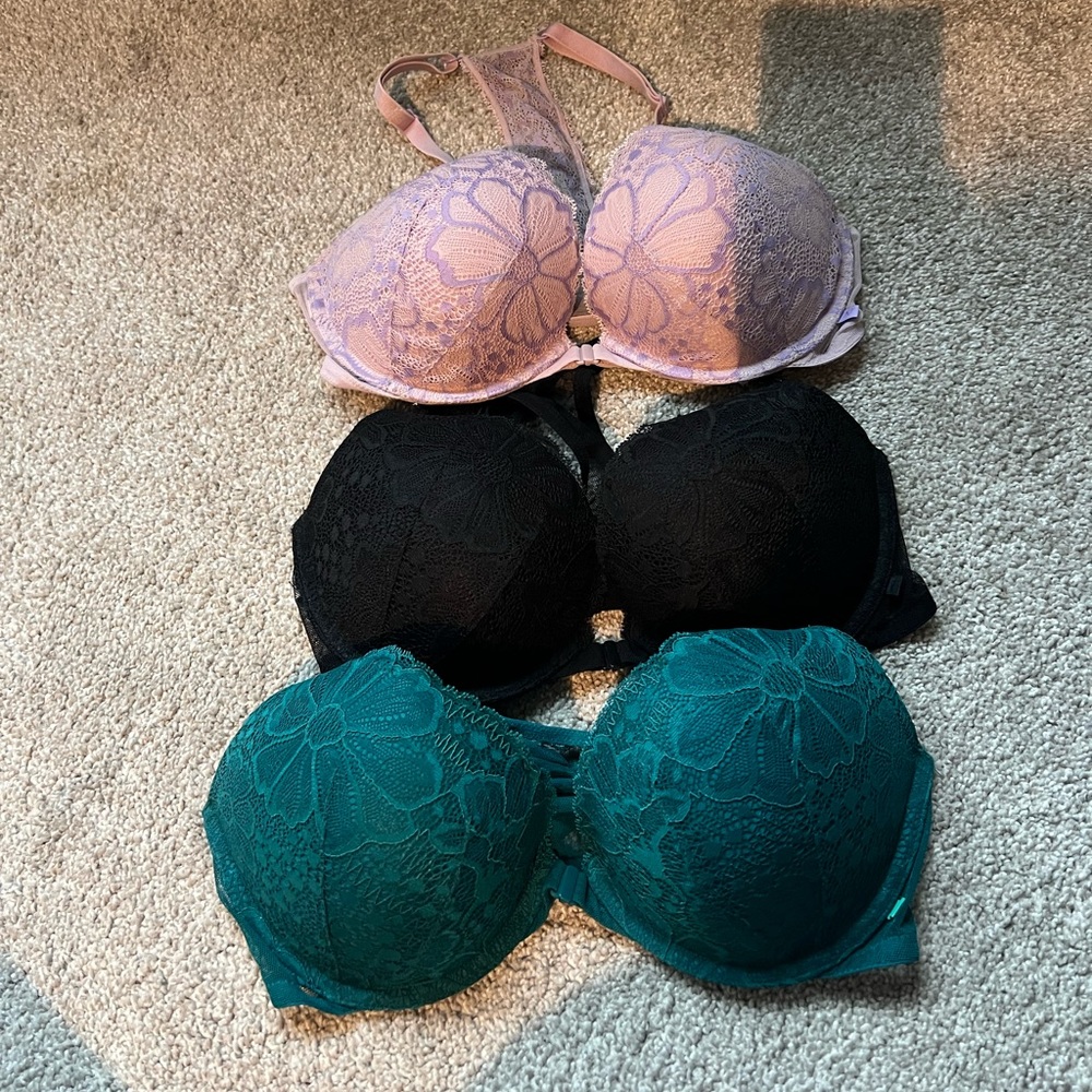 Lot of 3 Victoria’s Secret Push-Up Bras 34D